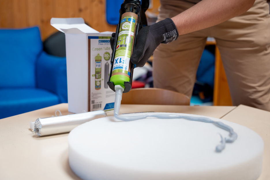 WEICON Green Tube Flex 310 M F1X | Scellant adhésif avec une très forte adhérence initiale à base de Ms-polymère, résistant aux températures jusqu’à 180°C