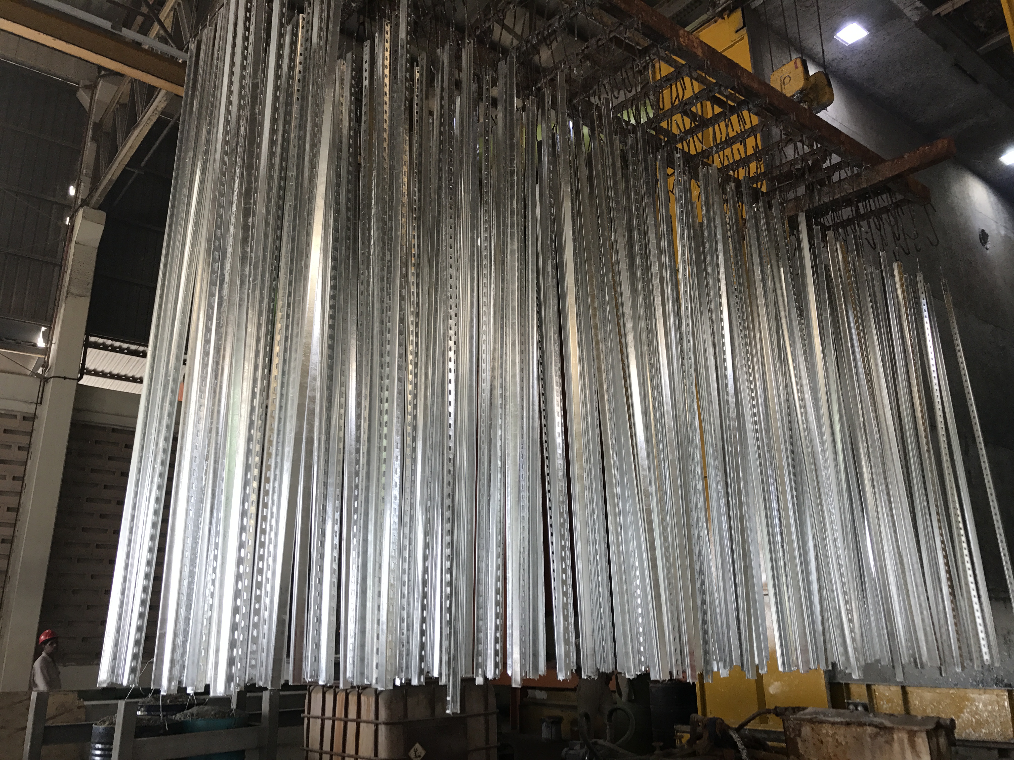 Spray Zinc « spécial clair » | protection cathodique contre la corrosion avec autorisation pour le secteur alimentaire