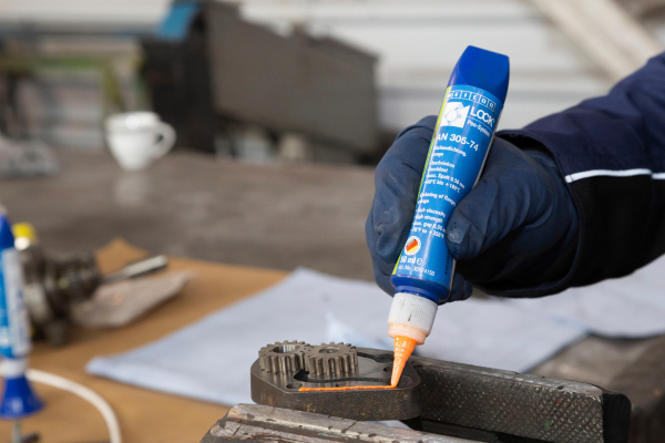glue, caulk, adhesive, orange, gear