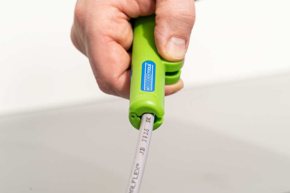 Ronde kabelstripper No. 13 Green Line  | Duurzame afstriptang I Voor het afstrippen van alle standaard ronde kabels I Werkbereik 6,0 - 13,0 mm Ø