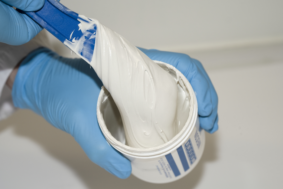 WEICON UW | Système à base de résine époxy pour la réparation et le moulage sur des surfaces humides