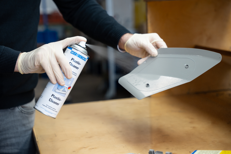 Plastic Cleaner | pour le nettoyage des applications en plastique