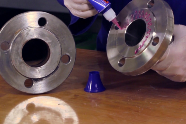 metal hub, flange, machining, blue nozzle, glue applicator