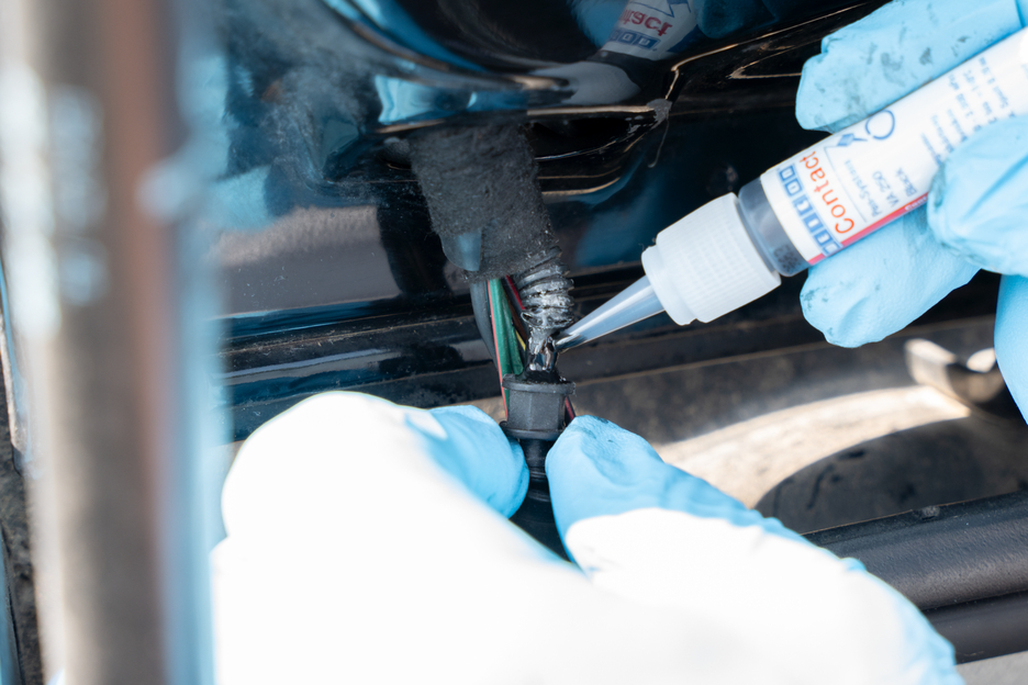 VA 250 Zwart Cyanoacrylaatlijm | Superlijm met hoge viscositeit, gevuld met rubber
