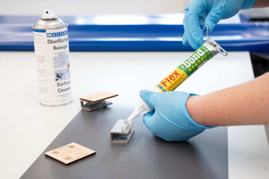 Flex+bond® | Scellant adhésif et scellant durablement élastique