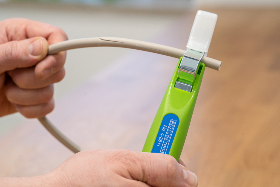 Kabelmes No. 4-28 Green Line  | Duurzaam afbijtgereedschap | met haakmes en beschermkap | werkbereik 4 - 28 mm Ø