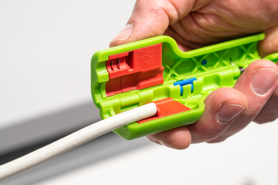 Coax-Stripper No. 1 F Plus - geschikt voor F-draaistekkers Green Line | Duurzaam stripgereedschap I voor het strippen en afstrippen van coaxkabel incl. ontdraaihulp
