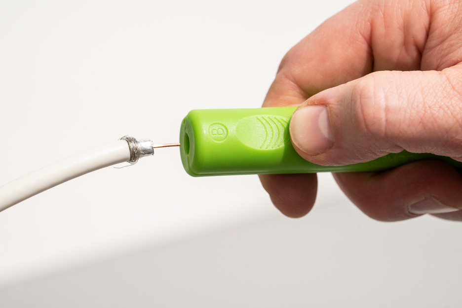 Coax-stripper nr. 2 groene lijn | Duurzame afstriptang I Voor het afstrippen van alle standaard ronde kabels I Werkbereik 4,8 - 7,5 mm Ø