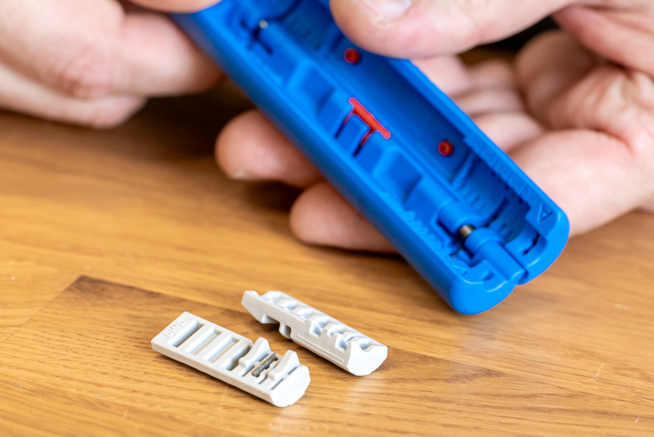 Fibre optique Fibre Tube No. 2 | Tool for stripping special buffer tubes on fibre optic cables